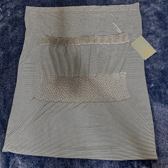 Lark & Grey Striped MAXI DRESS.   M/L - Picture 5 of 9